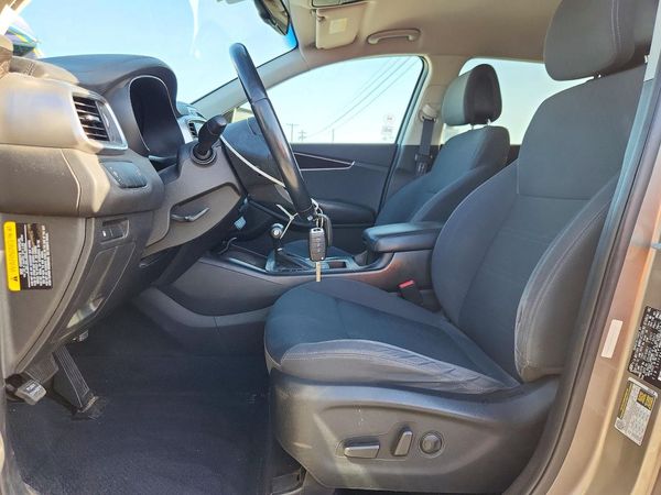 2016 KIA SORENTO L / LX