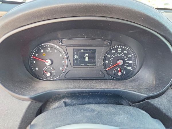2016 KIA SORENTO L / LX