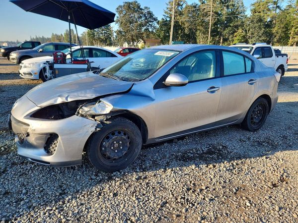 2013 MAZDA 3 — Front 3/4