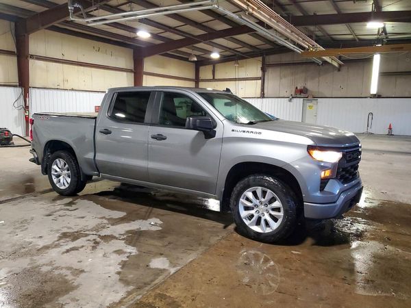 2024 CHEVROLET SILVERADO Custom — Passenger 3/4