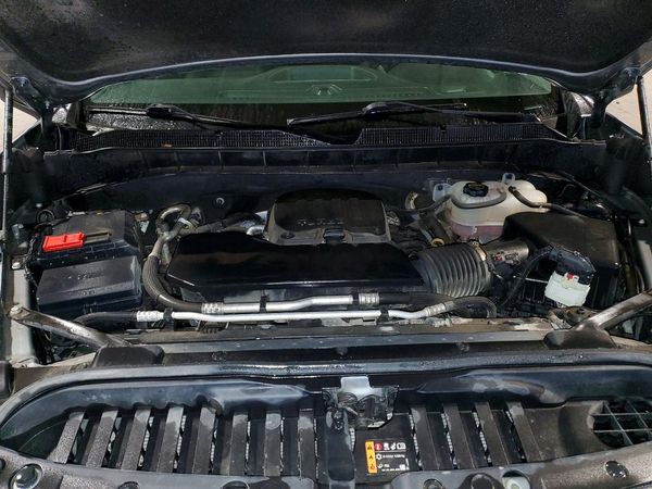 2024 CHEVROLET SILVERADO Custom — Engine bay