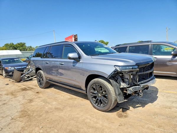 2021 CADILLAC ESCALADE — Passenger 3/4
