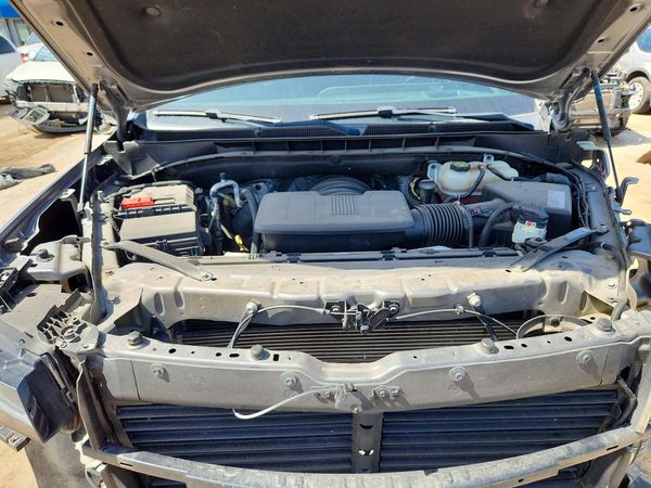 2021 CADILLAC ESCALADE — Engine bay
