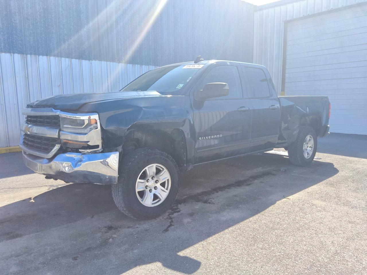 2018 CHEVROLET SILVERADO LT — Front 3/4