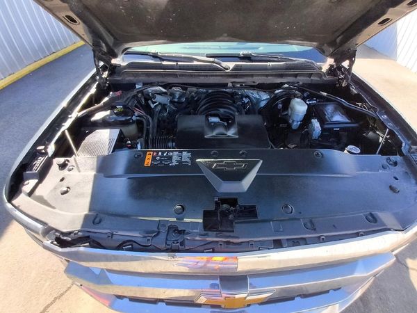 2018 CHEVROLET SILVERADO LT — Engine bay