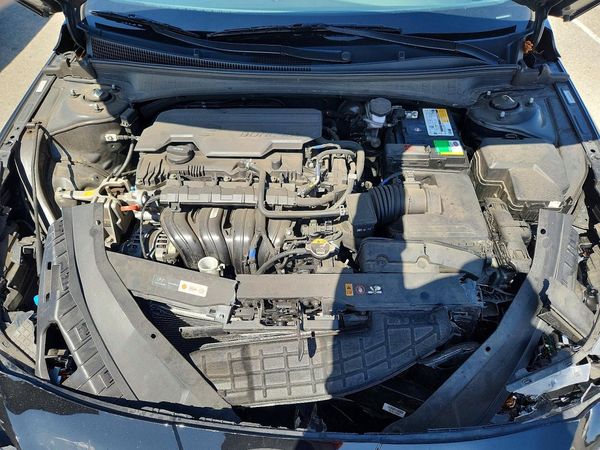 2021 HYUNDAI ELANTRA — Engine bay