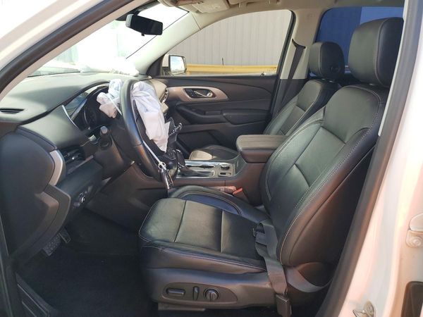 2020 CHEVROLET TRAVERSE LT — DENT