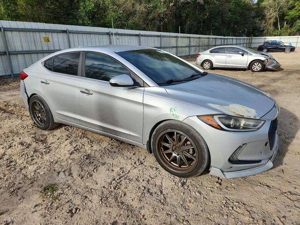 2017 HYUNDAI ELANTRA — Passenger 3/4