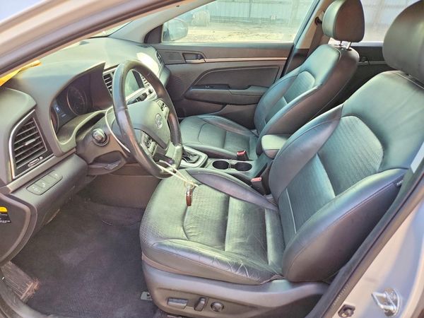 2017 HYUNDAI ELANTRA — DENT