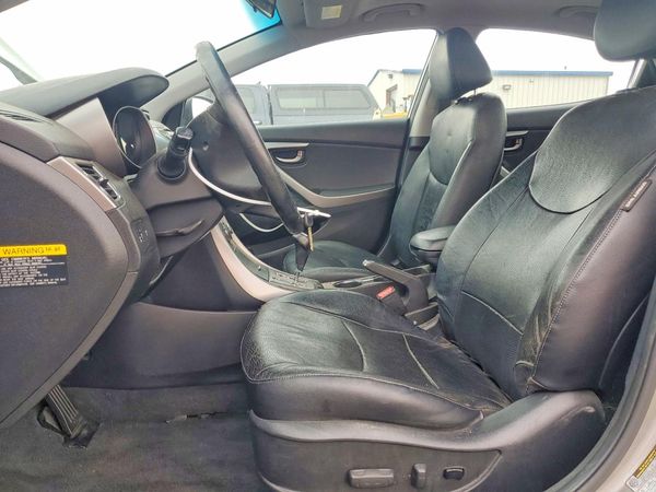 2013 HYUNDAI ELANTRA — DENT