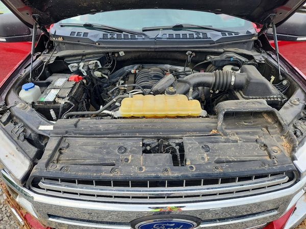2020 FORD F150 — Engine bay