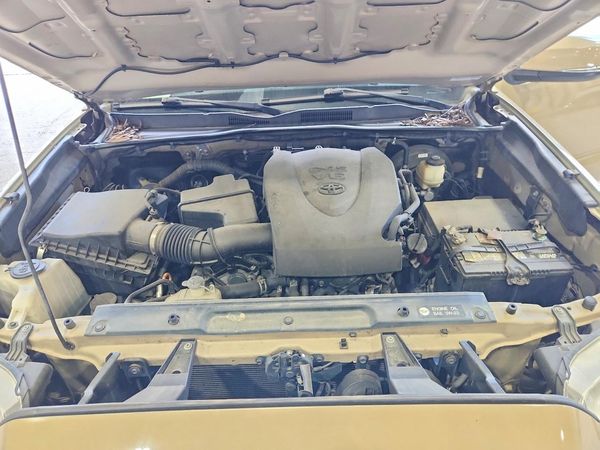 2017 TOYOTA TACOMA — Engine bay