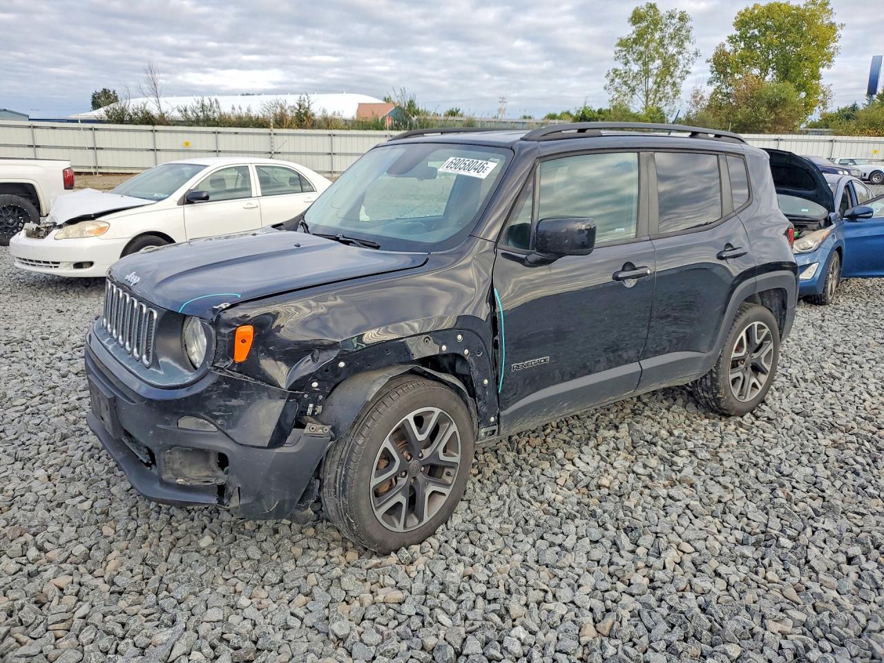 2017 JEEP RENEGADE — Front 3/4