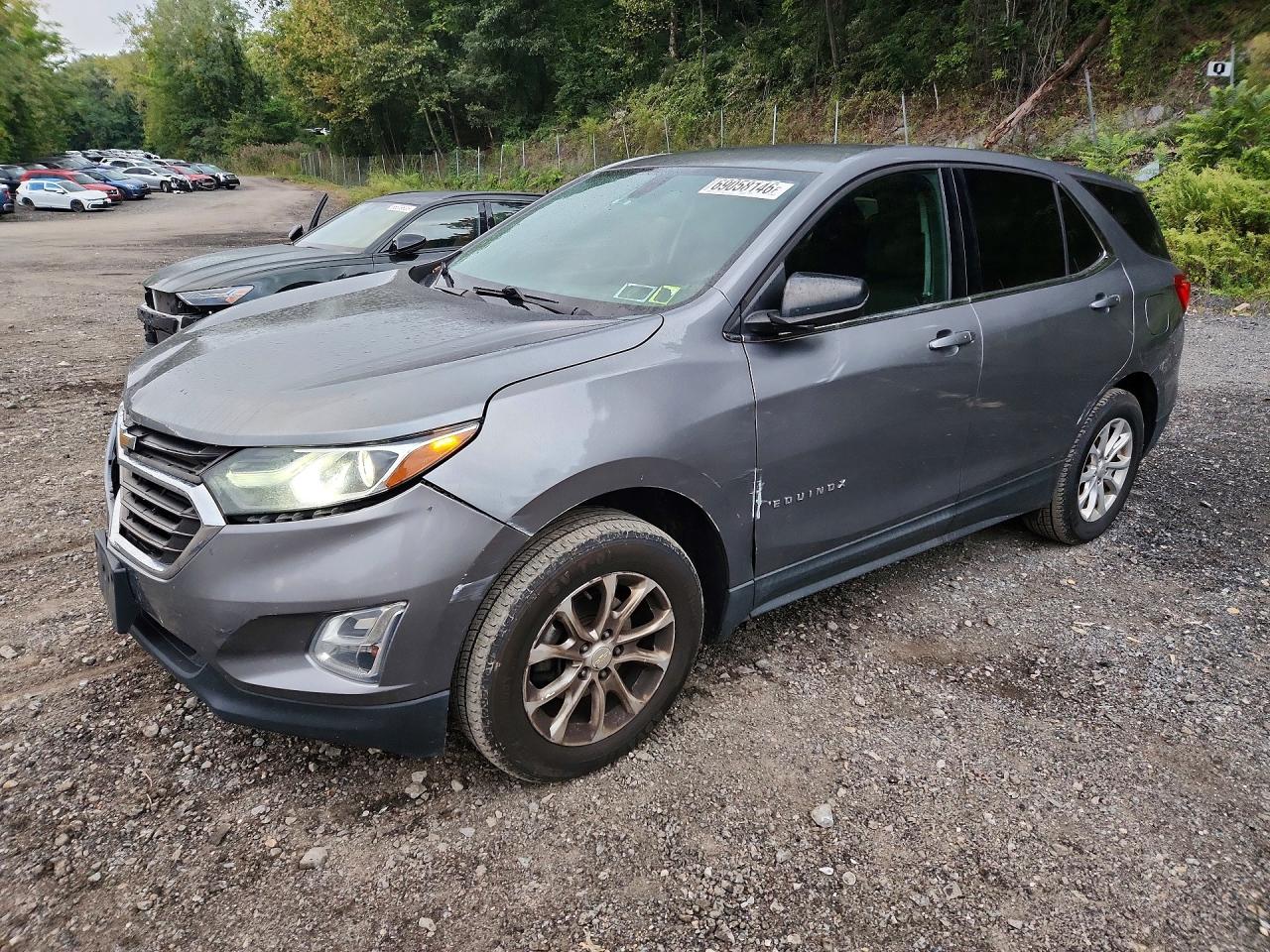 2018 CHEVROLET EQUINOX LT (1LT) — Front 3/4