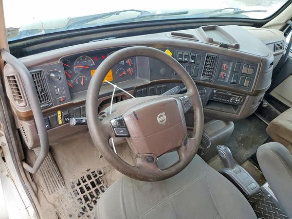 2016 VOLVO VHD — CKPT