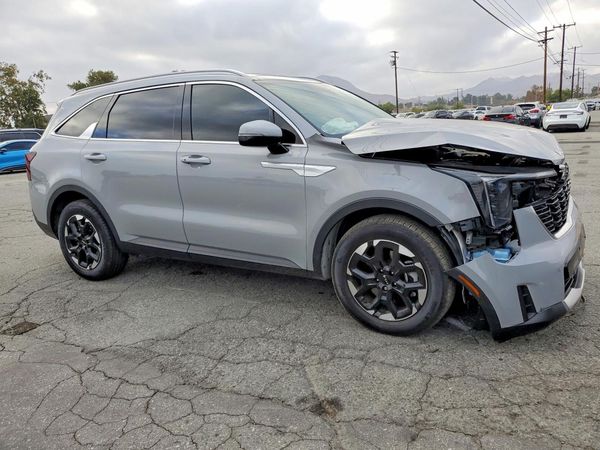 2025 KIA SORENTO — Passenger 3/4