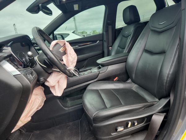 2021 CADILLAC XT5 Premium Luxury — DENT