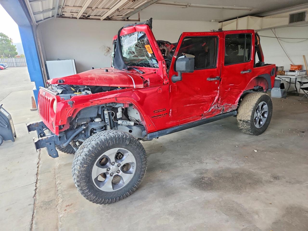 2015 JEEP WRANGLER UNLIMITED — Front 3/4