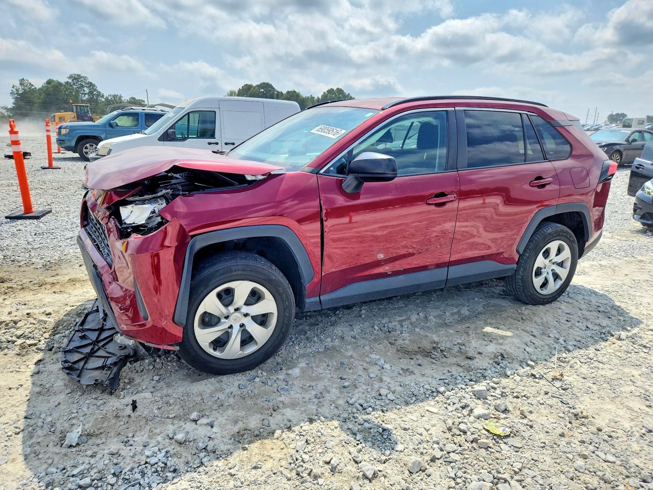 2021 TOYOTA RAV4 — Front 3/4