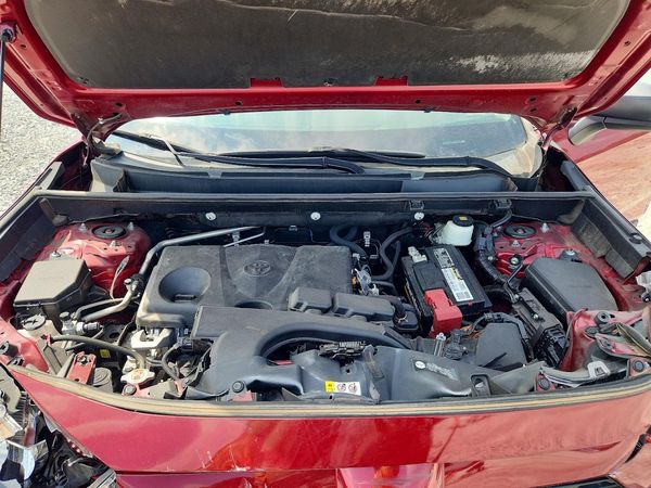 2021 TOYOTA RAV4 — Engine bay