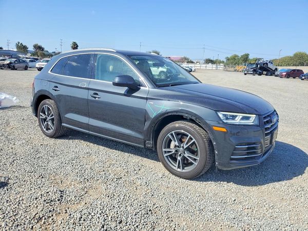 2020 AUDI Q5 E — Passenger 3/4
