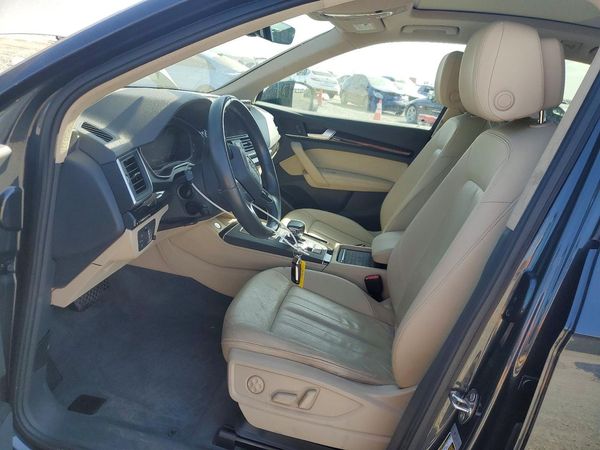 2020 AUDI Q5 E — DENT