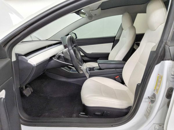 2018 TESLA MODEL 3 — DENT