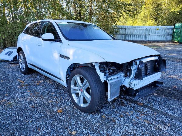 2017 JAGUAR F-PACE — Passenger 3/4