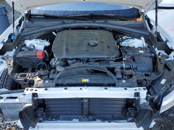 2017 JAGUAR F-PACE — Engine bay