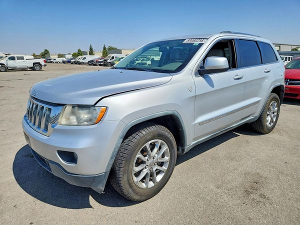 2015 JEEP GRAND CHEROKEE — Front 3/4