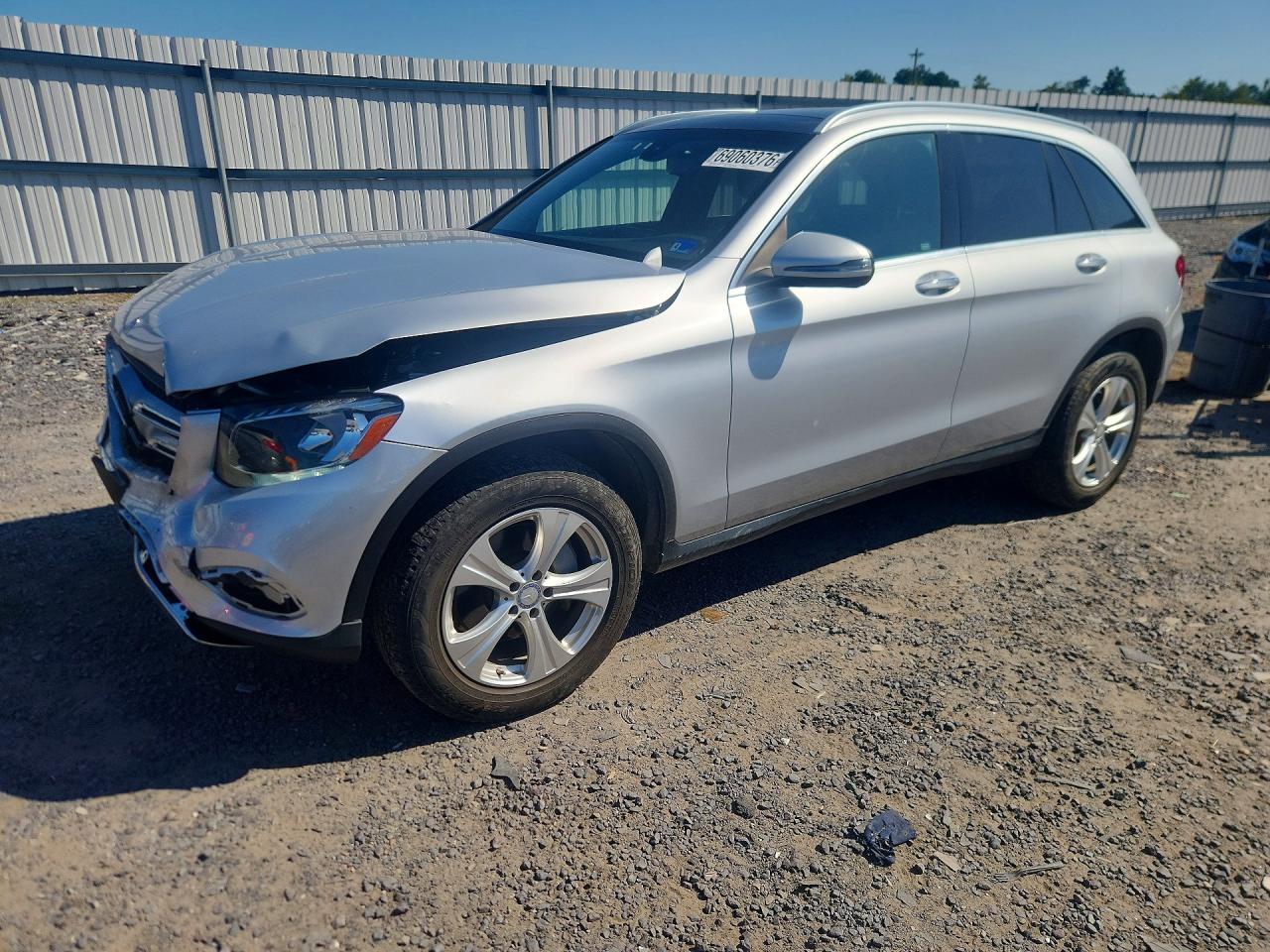 2017 MERCEDES-BENZ GLC GLC300 Base-4M — Front 3/4