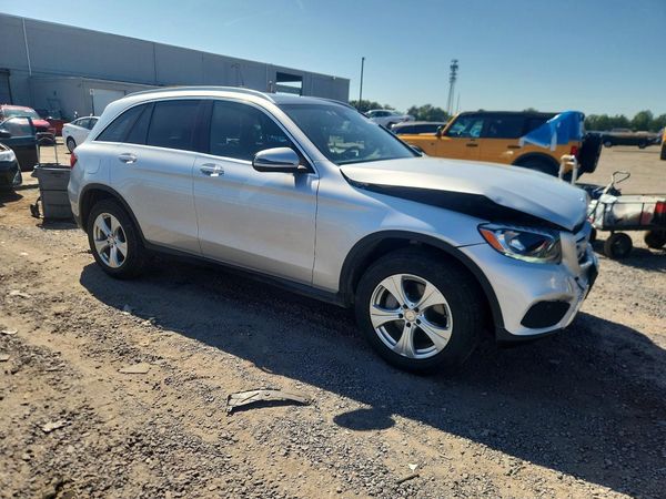 2017 MERCEDES-BENZ GLC GLC300 Base-4M — Passenger 3/4