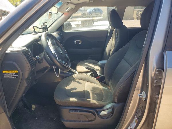 2016 KIA SOUL Plus — DENT
