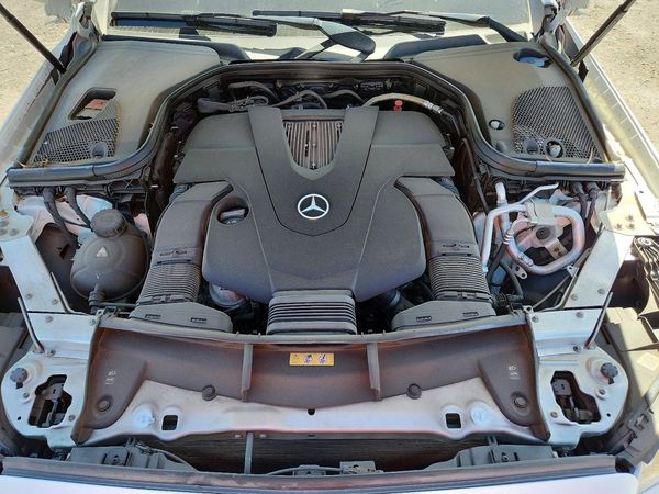 2020 MERCEDES-BENZ E E450 — Engine bay