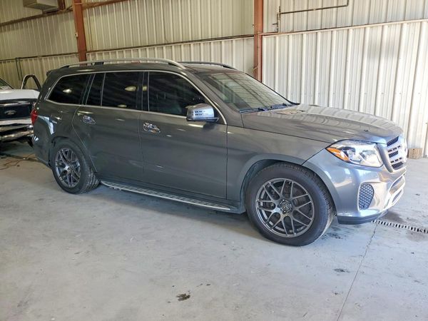 2017 MERCEDES-BENZ GLS — Passenger 3/4