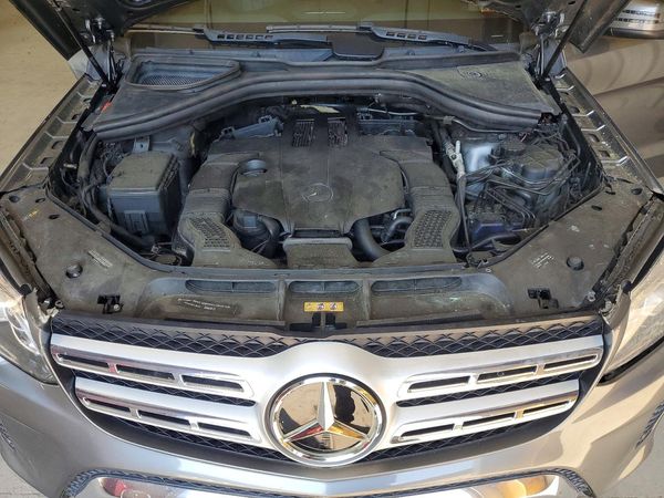 2017 MERCEDES-BENZ GLS — Engine bay