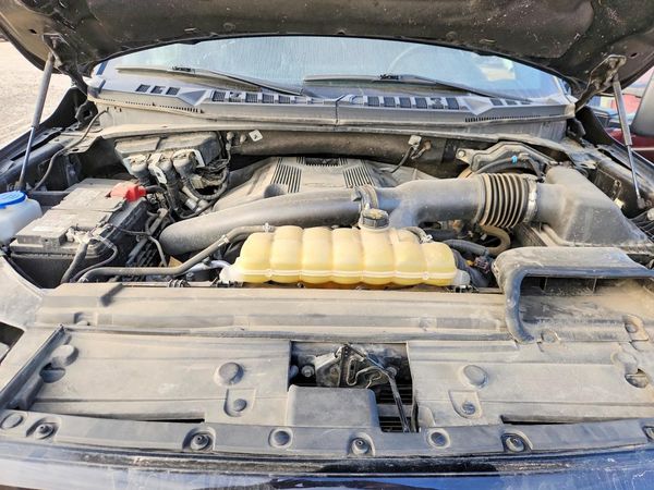 2020 FORD F150 — Engine bay