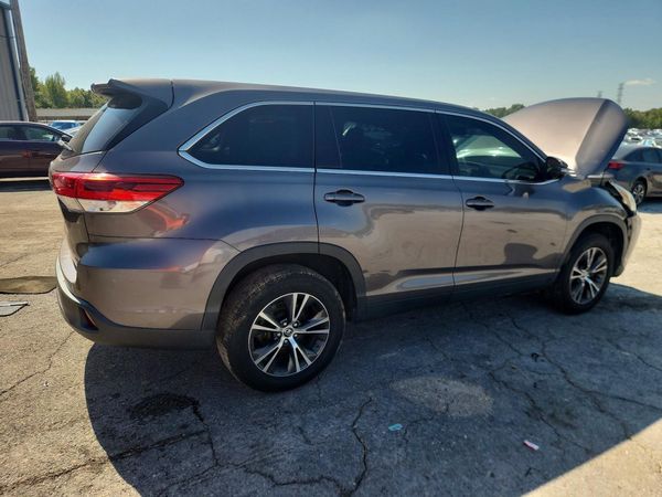 2019 TOYOTA HIGHLANDER LE/LE Plus