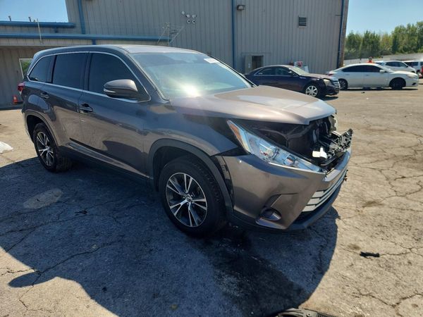 2019 TOYOTA HIGHLANDER LE/LE Plus