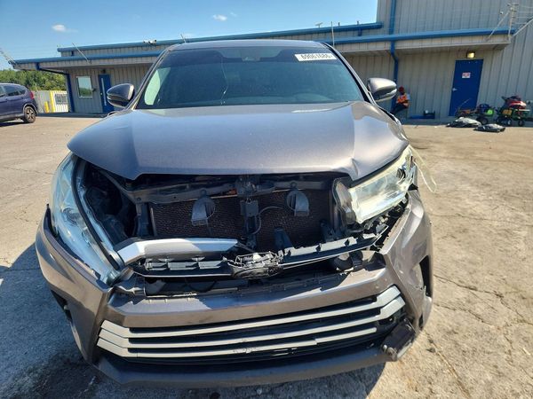 2019 TOYOTA HIGHLANDER LE/LE Plus