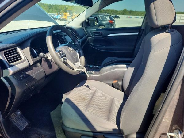 2019 TOYOTA HIGHLANDER LE/LE Plus