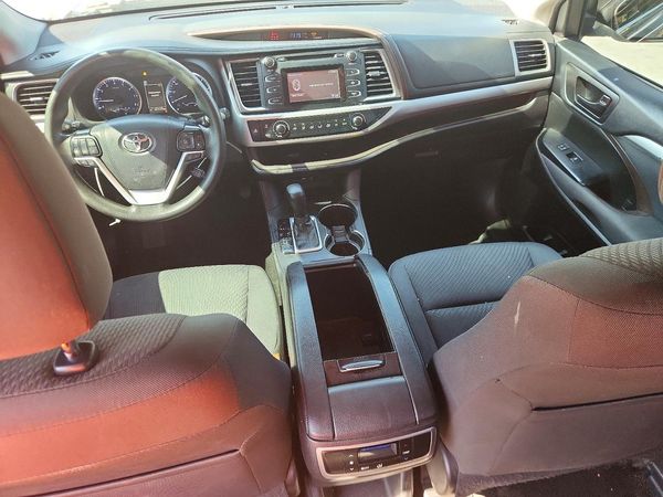 2019 TOYOTA HIGHLANDER LE/LE Plus