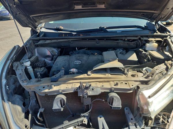 2019 TOYOTA HIGHLANDER LE/LE Plus