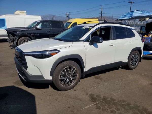 2026 TOYOTA COROLLA CROSS — Front 3/4