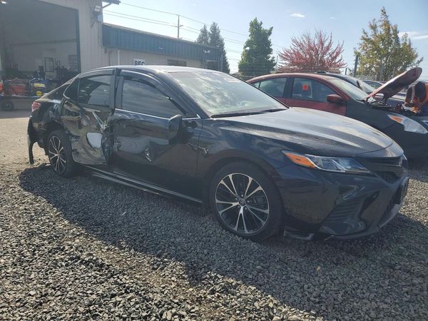 2018 TOYOTA CAMRY L/LE/SE/XLE — Passenger 3/4