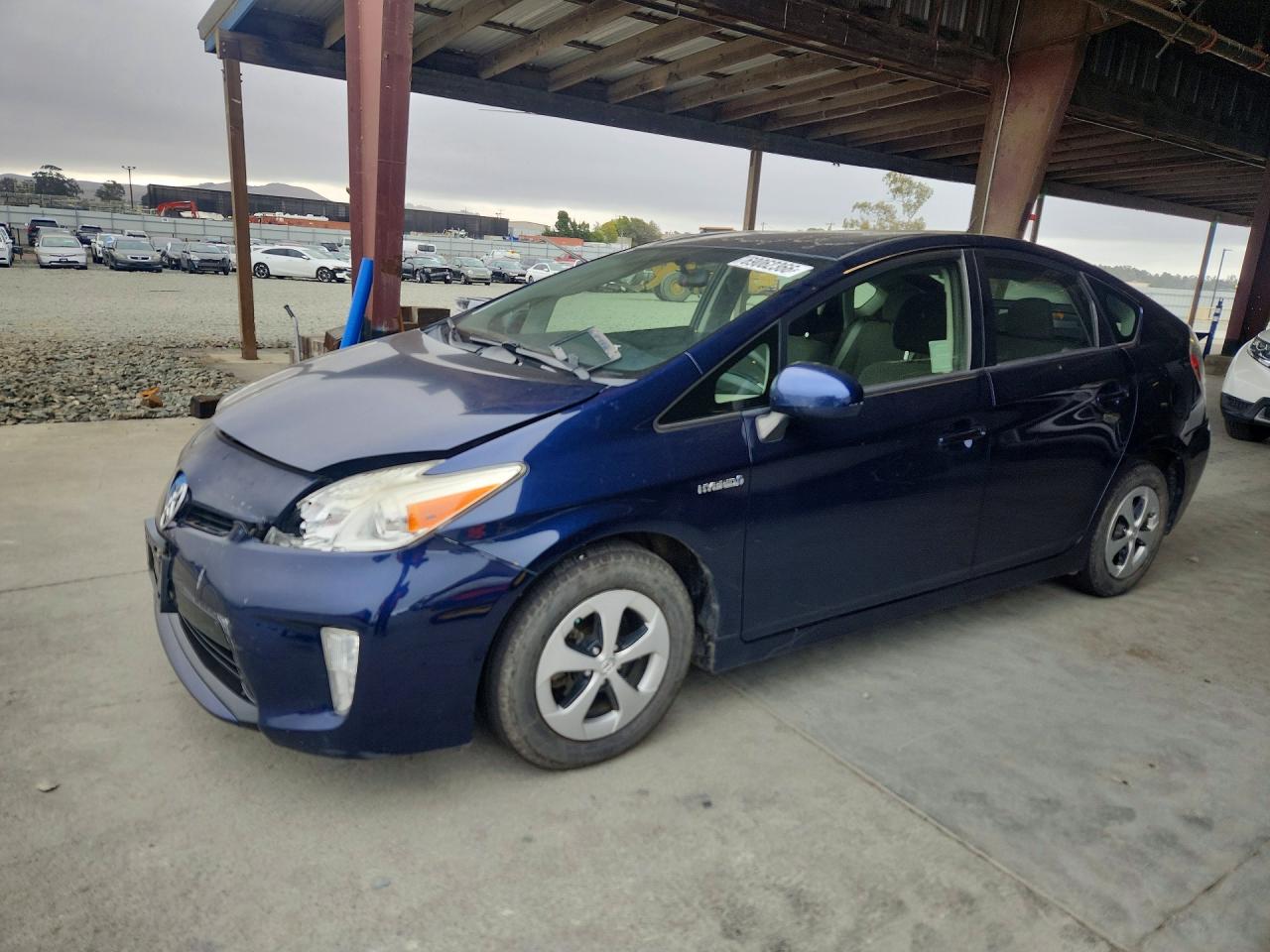 2014 TOYOTA PRIUS — Front 3/4