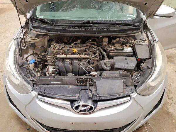 2014 HYUNDAI ELANTRA GLS(Middle)