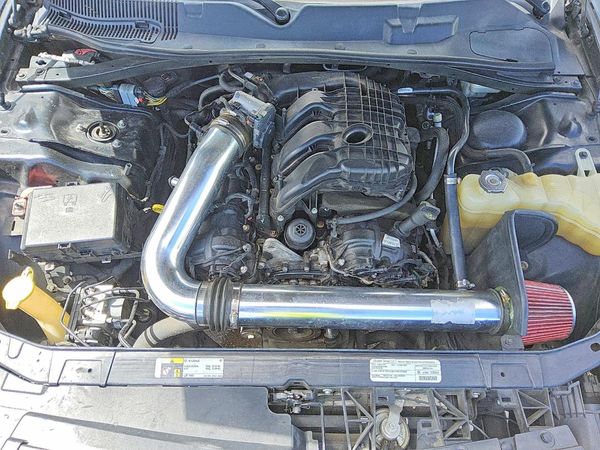 2015 DODGE CHALLENGER SXT Plus — Engine bay