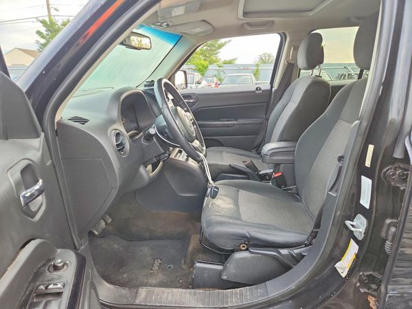 2014 JEEP PATRIOT Latitude — DENT