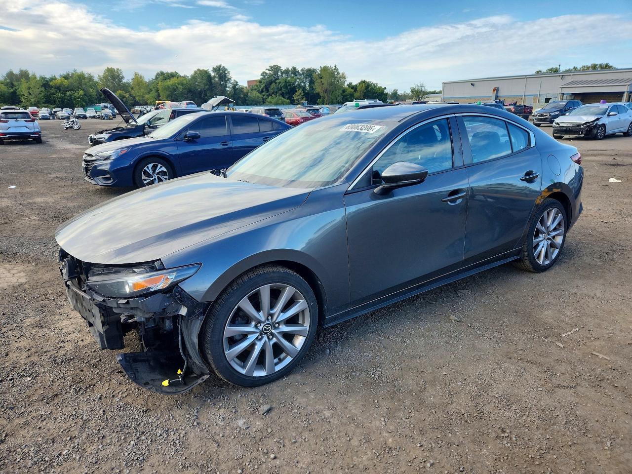 2019 MAZDA 3 — Front 3/4